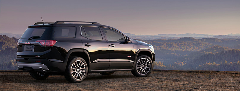 Illustration for article titled The 2017 GMC Acadia Looks Like A Step Toward Extinction For Huge SUVs